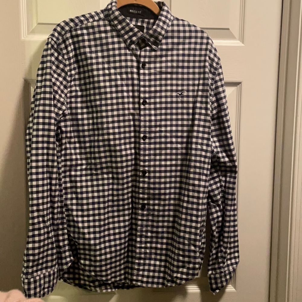 Hollister long sleeve shirt.  M. - Picture 2 of 6